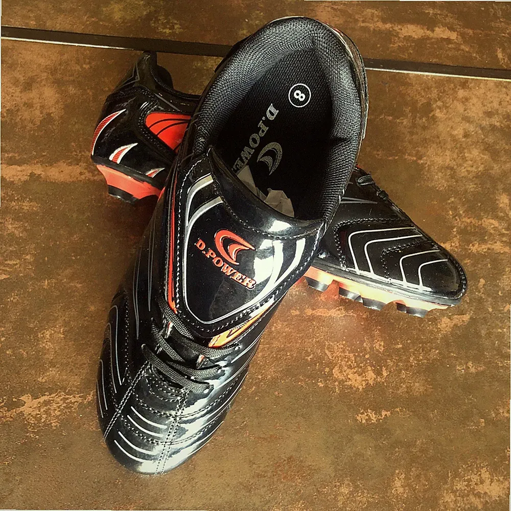 D Power Men's Black And Red Cleats Size 8. MA8707