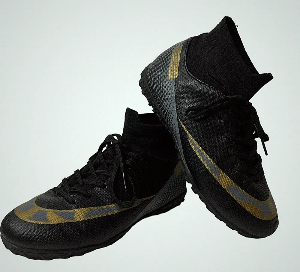 Daoquan Indoor Soccer Cleats Youth Size 35 Black Gold Mid