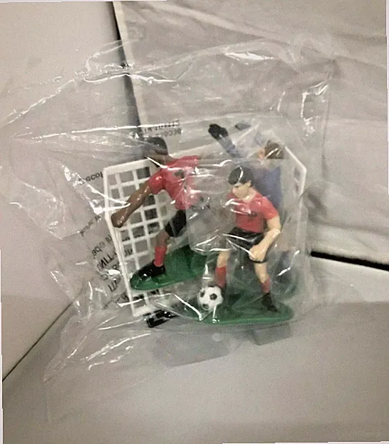 DecoPac Soccer kick off- boys / cake toppers / NEW