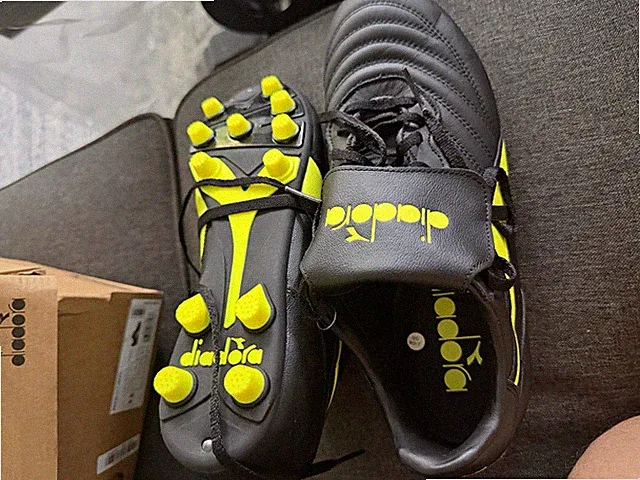 Diadora Brasil LT MD PU Soccer Cleats Black/Fluor Yellow US 9.5