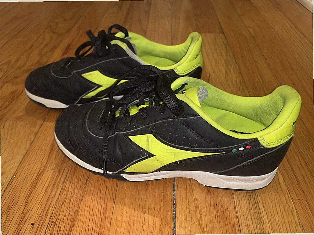 Diadora Brasil R TF JR Turf Soccer Cleats Black Yellow Youth Size 5 Boys Girls