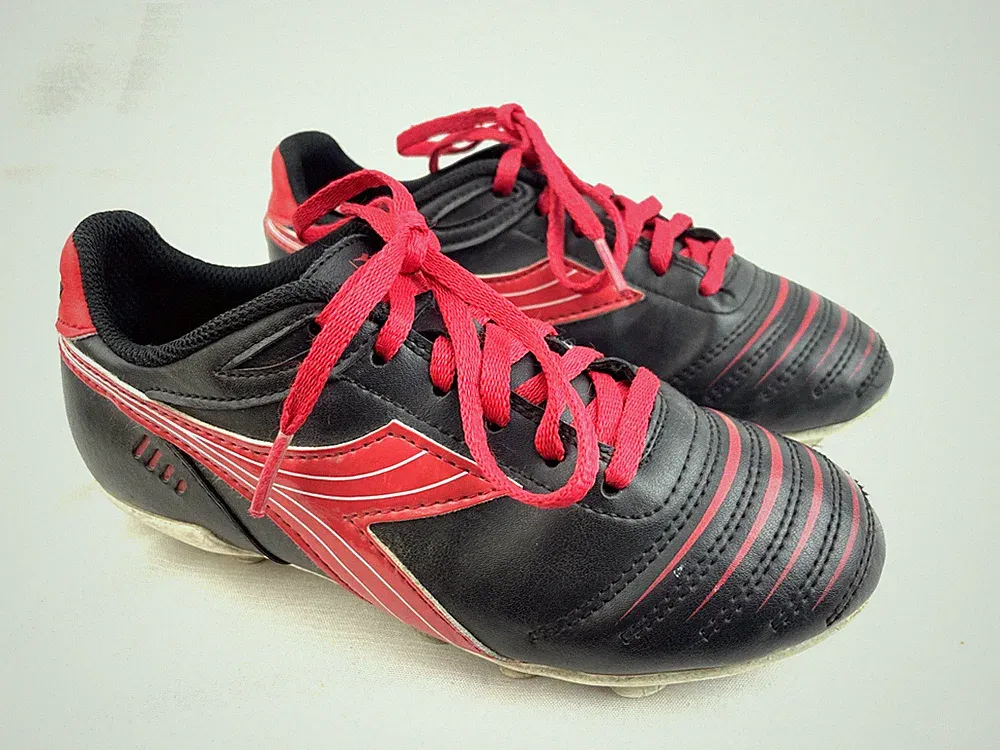 Diadora Cattura Black & Red Kids Soccer Cleats Shoes Size 2 Eu 33.5