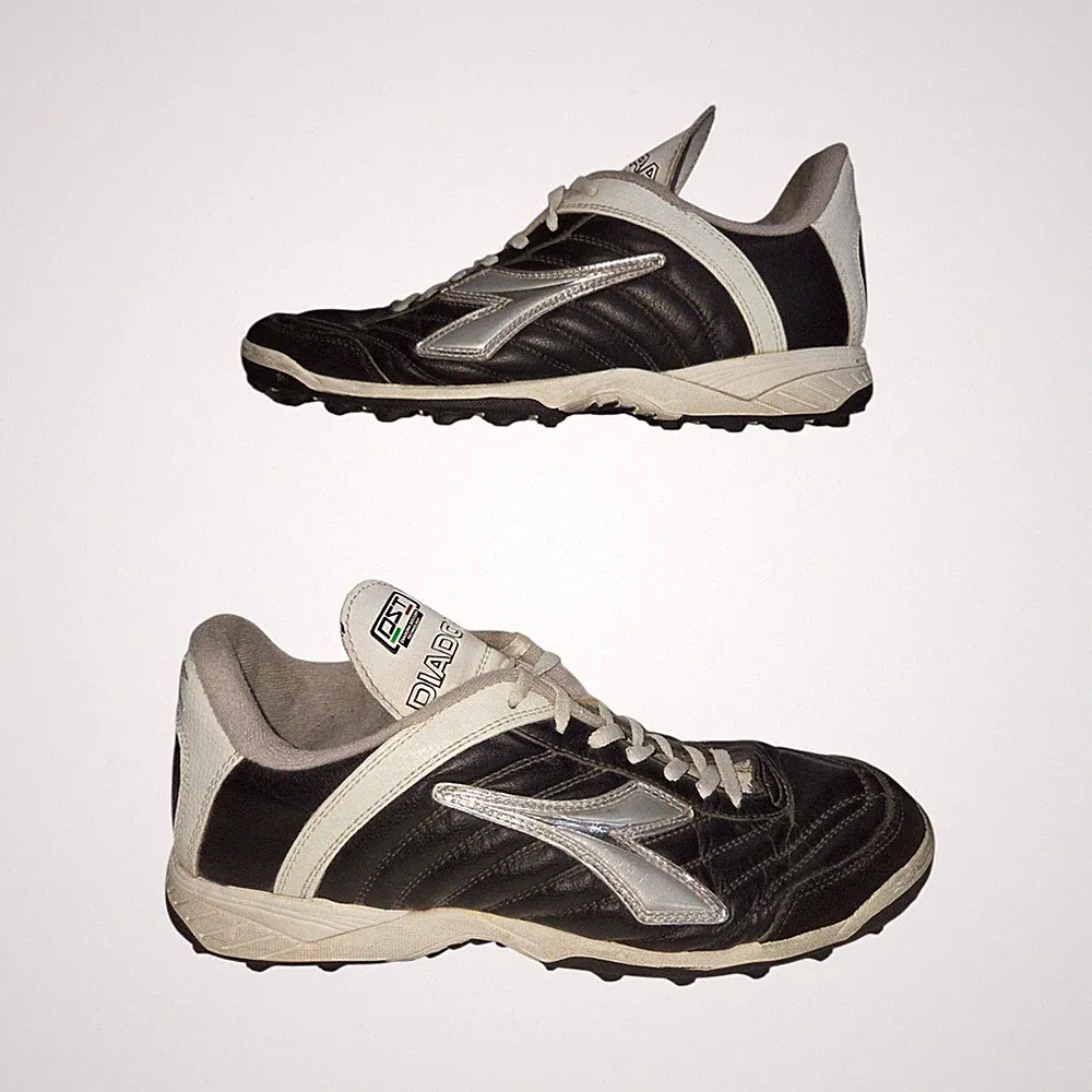 Diadora DST Soccer Cleats Turf Shoes Black White Silver 04340918-PH Womens 8.5