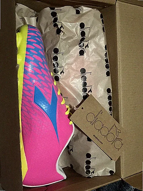Diadora Girls Soccer Cleats Pink Cyan Blue 4.5