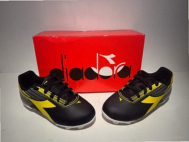 Diadora Kids' Ladro MD Jr Soccer Shoe, Black/Yellow/Grey 11.5 & 12 new in box