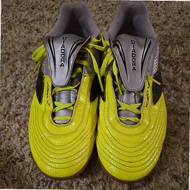 Diadora Kobra LT Mens Indoor Soccer Shoes Sneakers Neon Athletic Sz 10 UK 9.5