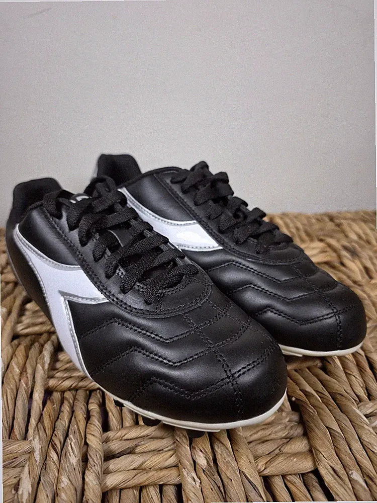 Diadora Men's 8 Soccer Cleats NWOB Firm Ground Black White Silver Brazil FG 2014