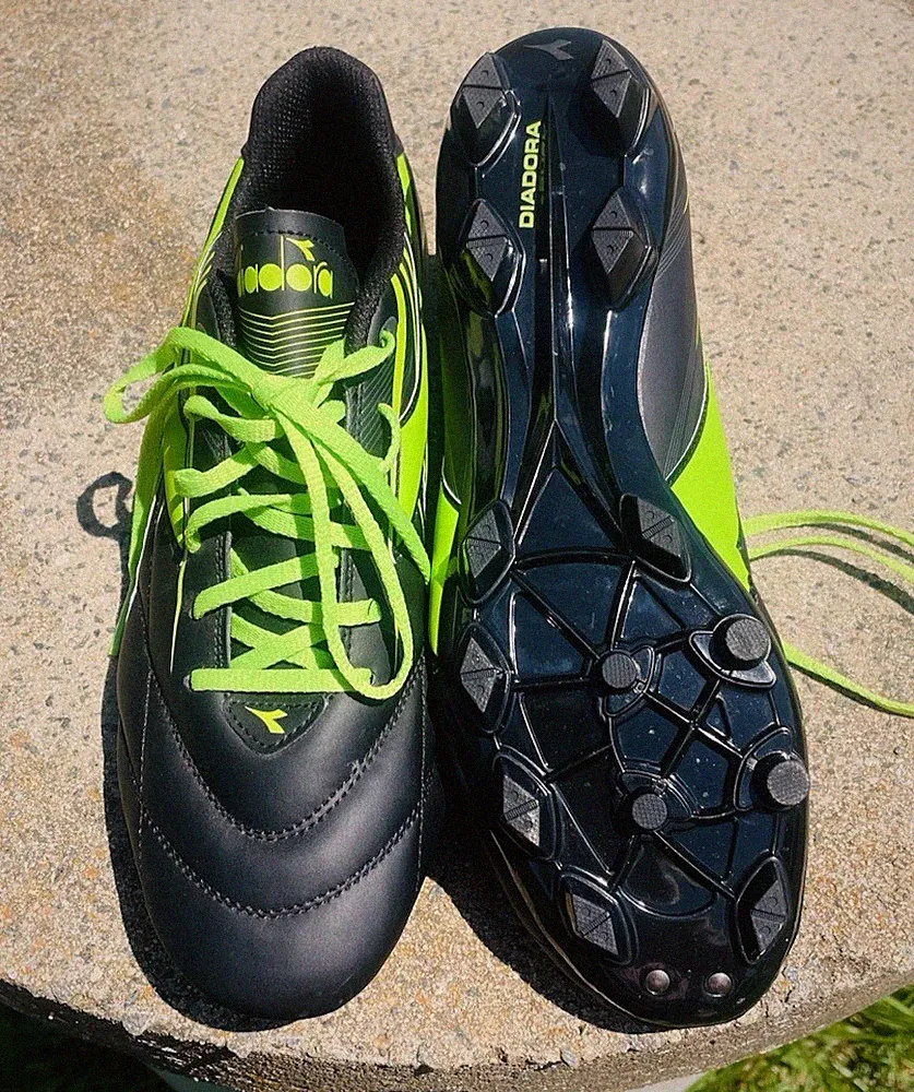 Diadora Soccer Cleats Men 10.5 Black Neon Green Football Boots Firm Ground 18006