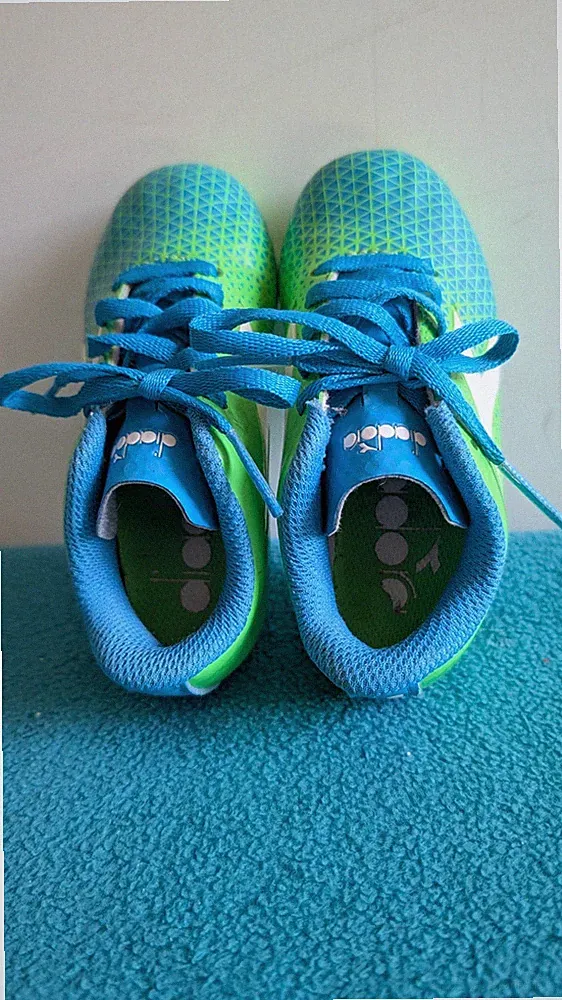 Diadora Soccer Cleats Size 8 Toddlers Bright Green and Teal Excellent Condition