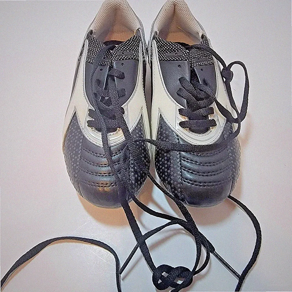Diadora Soccer Technology New Cleats Shoe Size 1 Black White Lace up boys girls