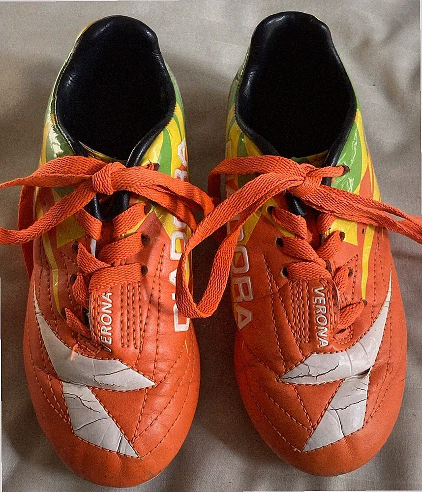 diadora soccer cleats girls