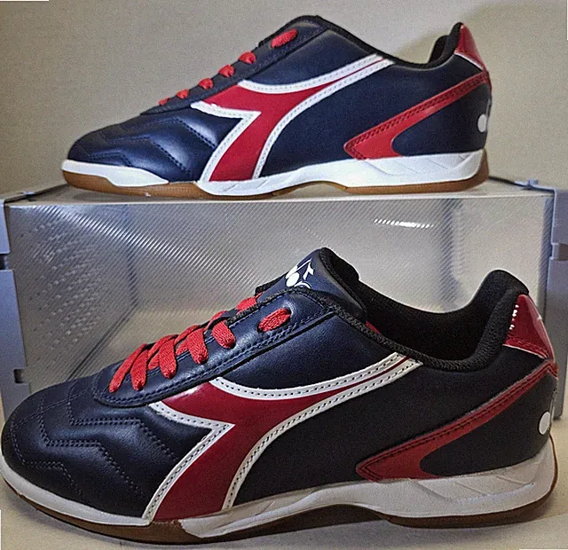 Diadora Women's Navy Blue/Red/White Capitano ID Indoor Soccer Shoe Size 10D