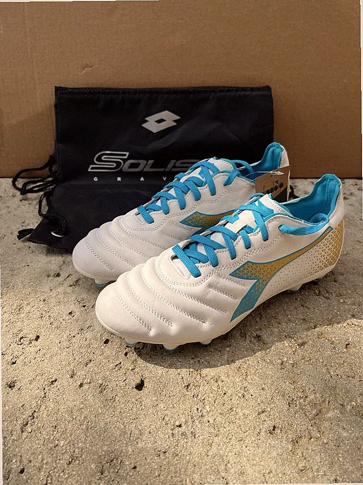 DIADORA WOMENS BRASIL ELITE GR LT LP12 SOCCER CLEATS SIZE 9 BRAND NEW