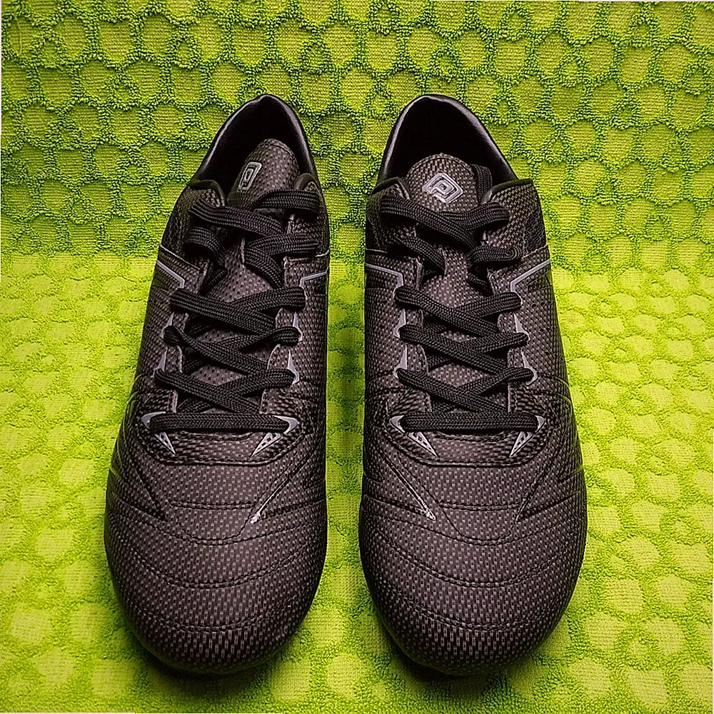 DREAM PAIR SOCCER CLEATS MEN'S SIZE-13 BRAND NEW WITH DEFECTS CHECK IT OUT WOW!!