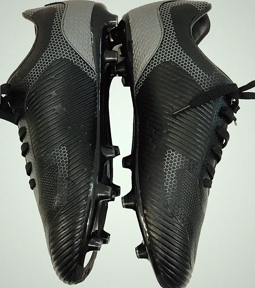 DREAM PAIRS Black Gray Textured Soccer Cleats Shoes Men's Size 12 US - No box