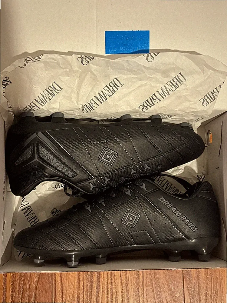 Dream Pairs Black Soccer Cleats, Size 6.5 U.S Boys, Brand New with Box