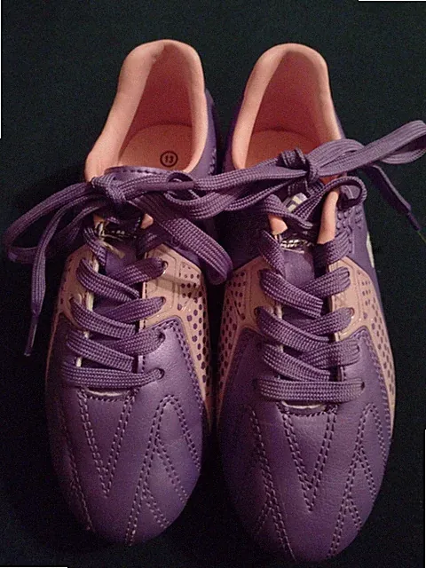 DREAM PAIRS Boys Girls Outdoor Soccer Cleats, purple/pink Size 13 new