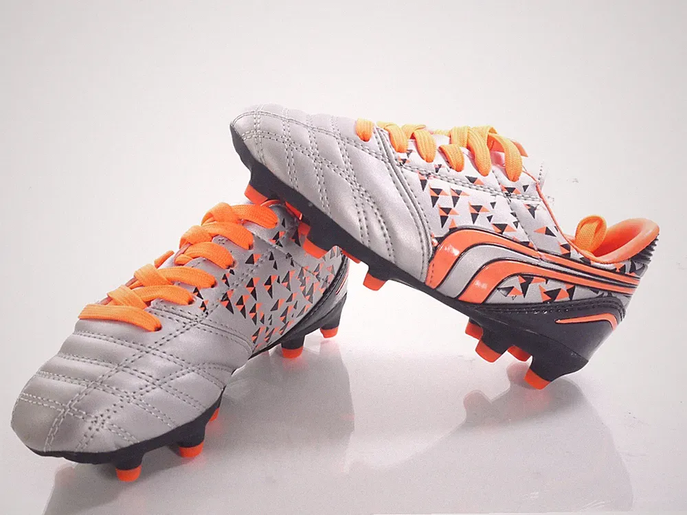 DREAM PAIRS Boys Girls Soccer Cleats Kids Soccer Shoes for BIG kids size 4