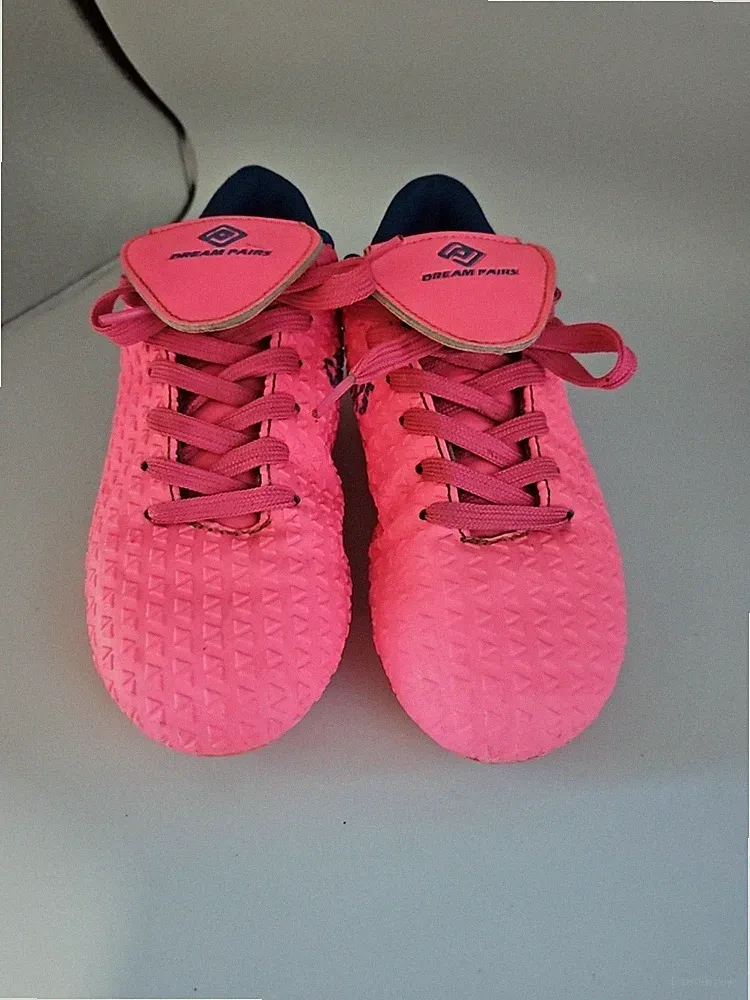 Dream Pairs Girls Soccer Cleats - Size 2 Pink