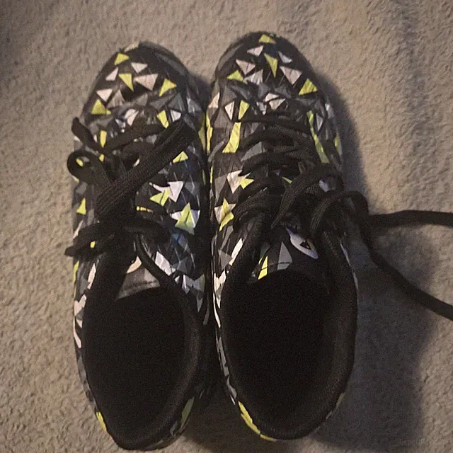 dream pairs kids soccer shoes