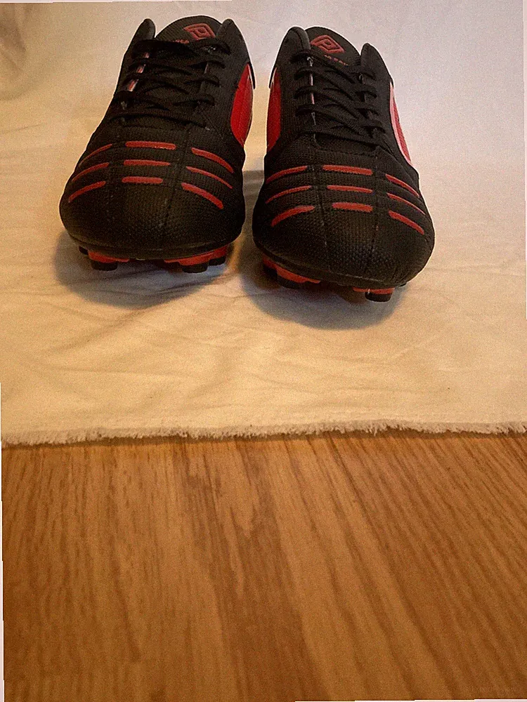 DREAM PAIRS Men's Athletic Lace up Outdoor/Indoor Light Soccer Cleats Red/Black