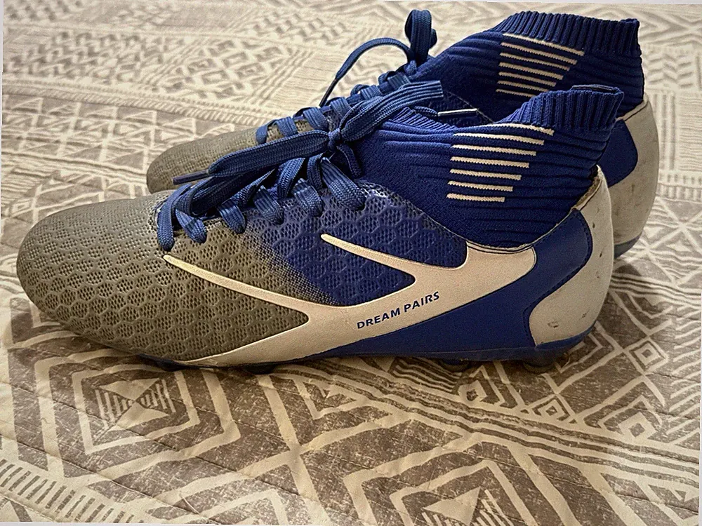Dream Pairs Men’s Soccer Cleats US Size 9 Blue And Grey