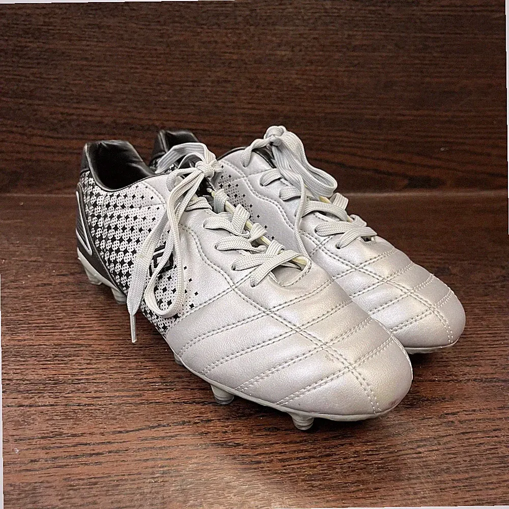 Dream Pairs Men's Superflight-1 Soccer Cleats Firm Ground Shoes Size 7.5 Silver