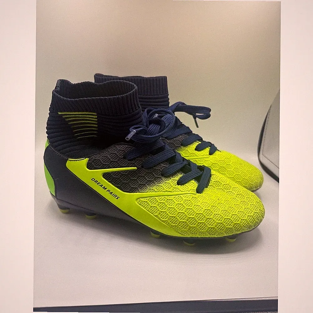 Dream Pairs Neon Yellow & Navy Knit Ankle Soccer Cleats 3 kids