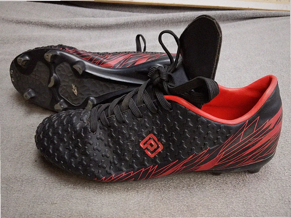 Dream Pairs Shoes Mens Size 9 Black Red Soccer Cleats FG Lace Up Textured Upper