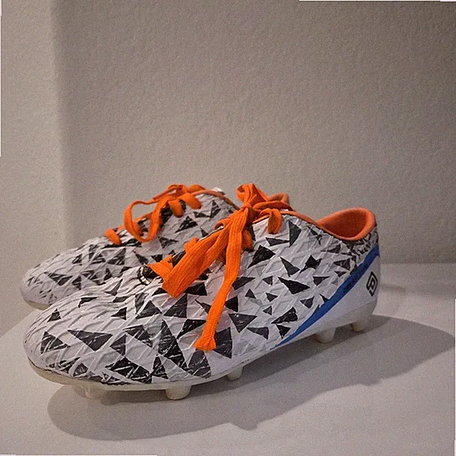 DREAM PAIRS YOUTH SOCCER CLEATS/SHOES SIZE 4