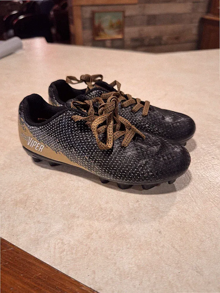DSG Kids Boys Girls Soccer Cleats Athletic Sports Shoes Toddler Size 11k Gold