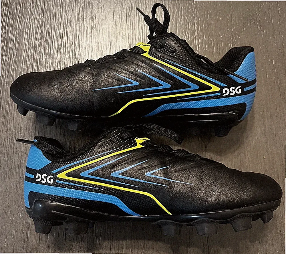 DSG Speed Viper 2.0 Boys' Black Soccer Cleats Athletic Shoes Sneaker Size 13K