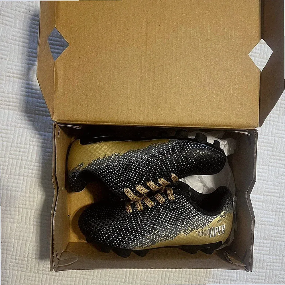 DSG Speed Viper 9K FG Youth Soccer Cleats — Black/Gold, Size 9K New