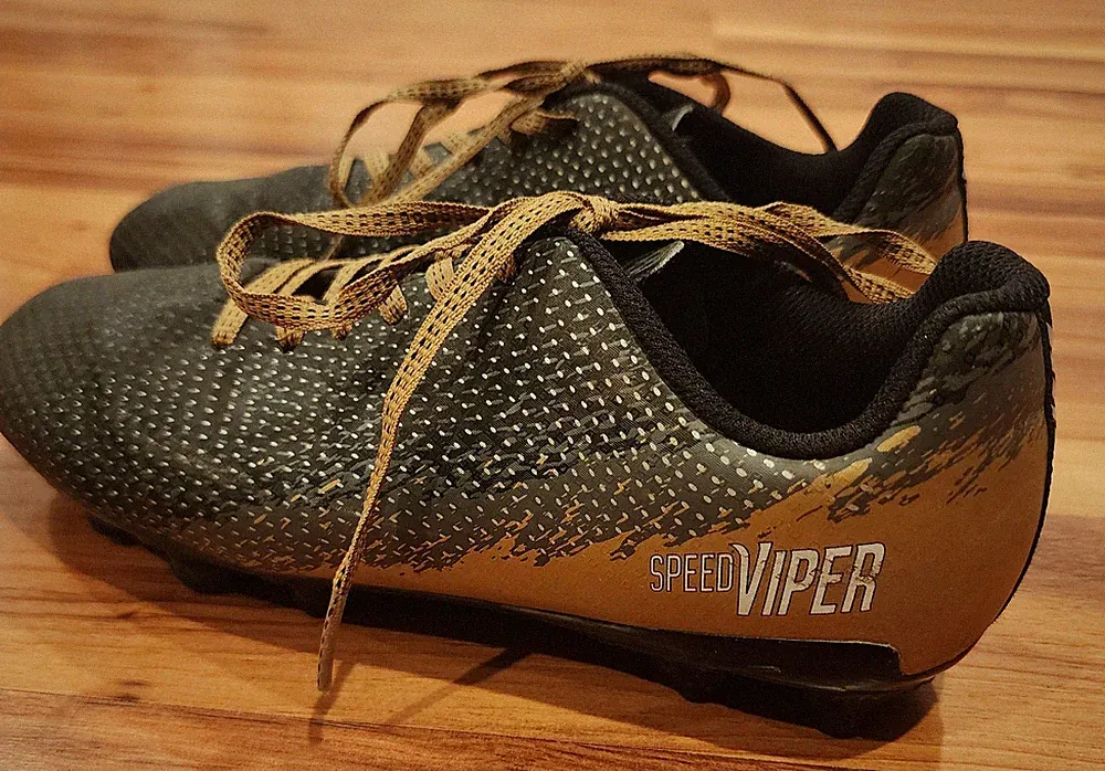 DSG speed Viper Black And Gold Soccer Cleats Youth Size 5