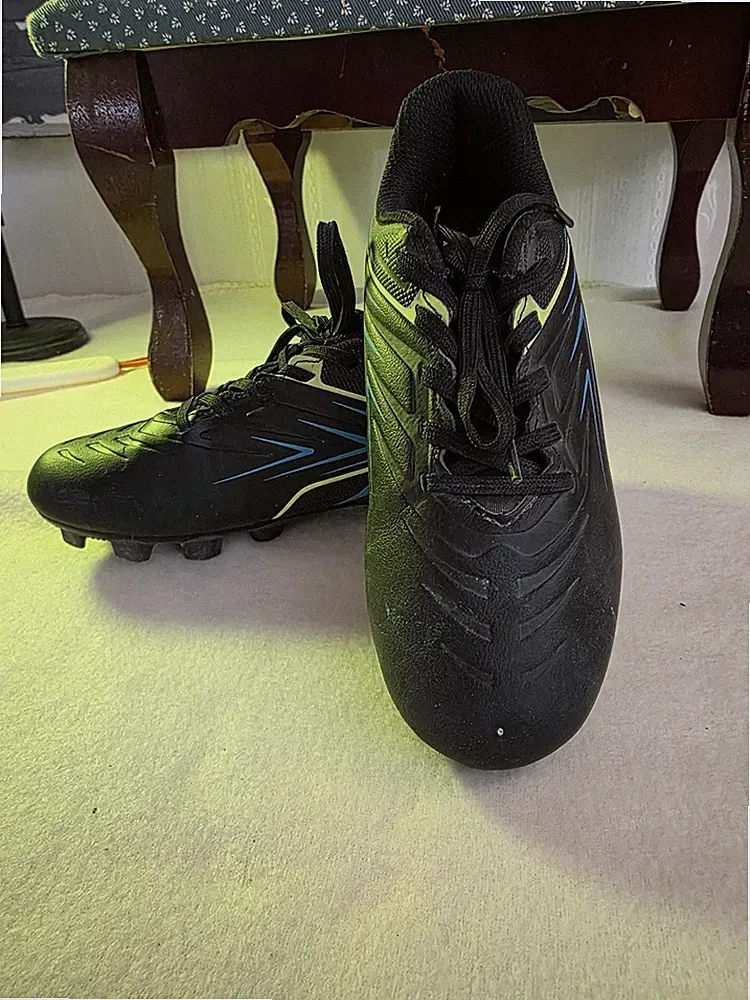 DSG Speed Viper Kids Soccer Cleats Youth Size 2 Black Blue Yellow