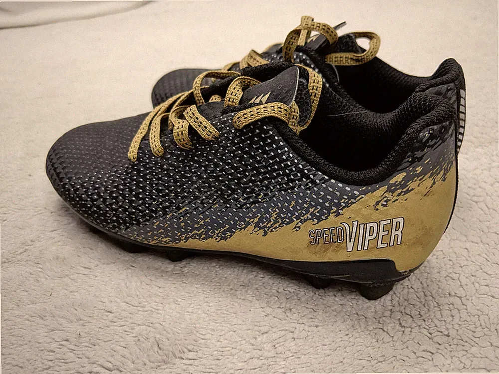 DSG Speed Viper Soccer Cleats Kids 11 K Black Gold DSGYP21