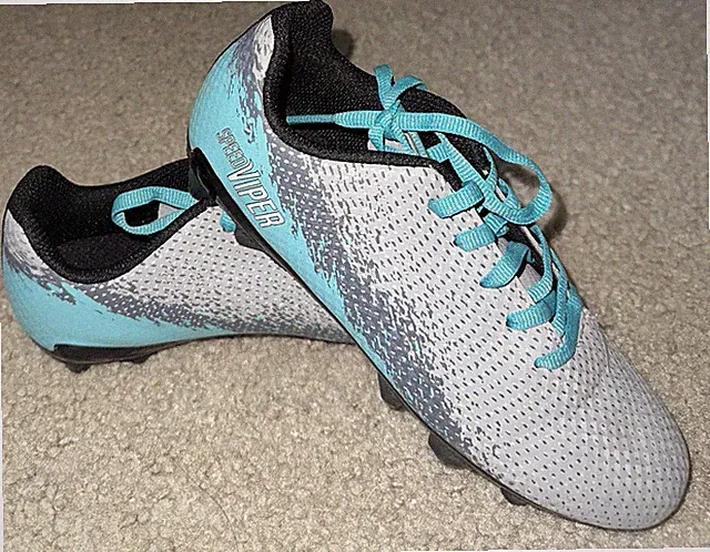 DSG Speed Viper soccer cleats Kids size 1