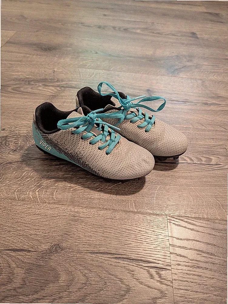 DSG Speed Viper Soccer Cleats Kids Size 11K Grey Teal With Box