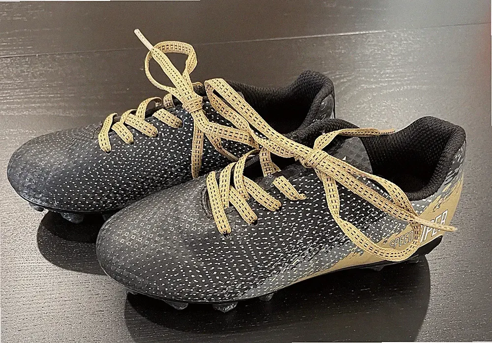 DSG Speed Viper Soccer Cleats Kids Size 12K Black Gold DSGYP21-BLK