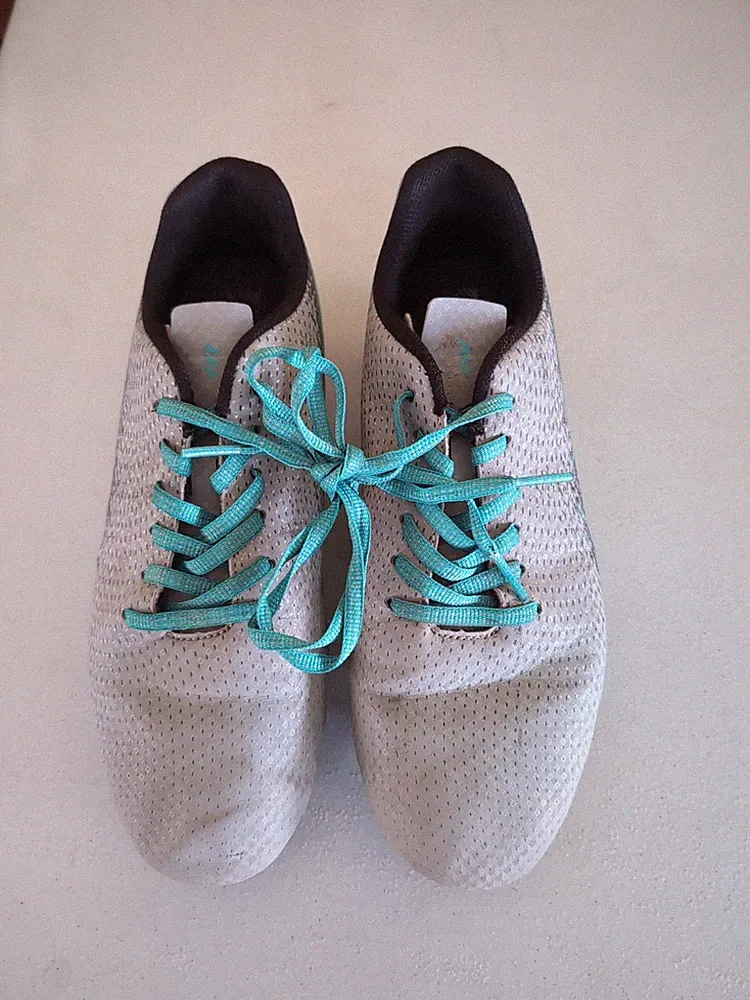 DSG Speed Viper Soccer Cleats Size 6 Women's Athletic Shoes