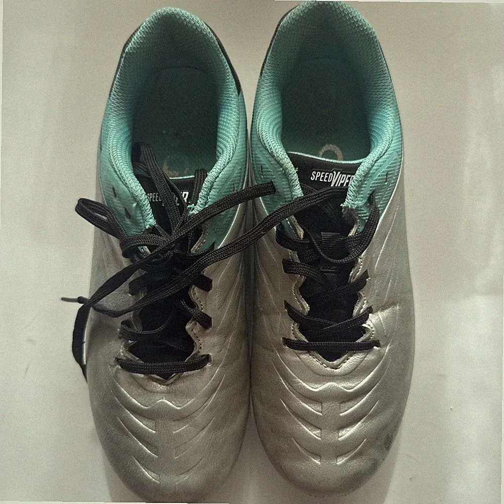 DSG Speed Viper Youth Soccer Cleats Size 3.5 Grey/Teal/Black