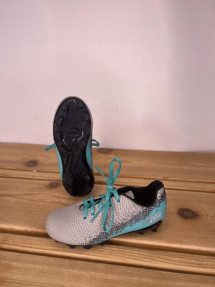 DSG Youth Soccer Cleats – Size 10 (Kids) – Grey/Teal “Speed Viper”