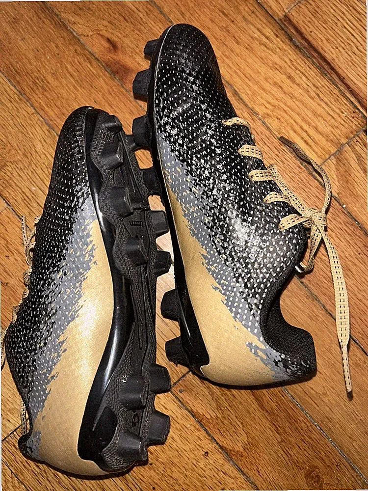 DSG Youth Soccer Cleats Speed Viper Size 1 Black/Gold Unisex