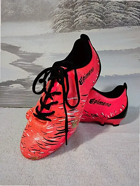 ⚽ Epimeno Kids Soccer Shoes Size 3 US-Please See Full Description For Details ⚽