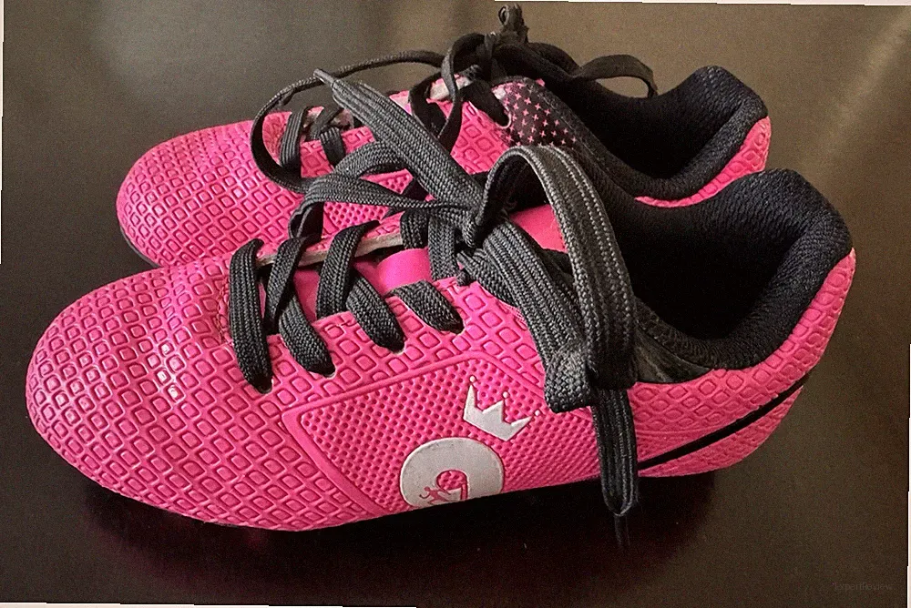 EUC Girls Kids FG Soccer Shoes Athletic Outdoor Cleats Neon Pink Sz 11.5 (29)