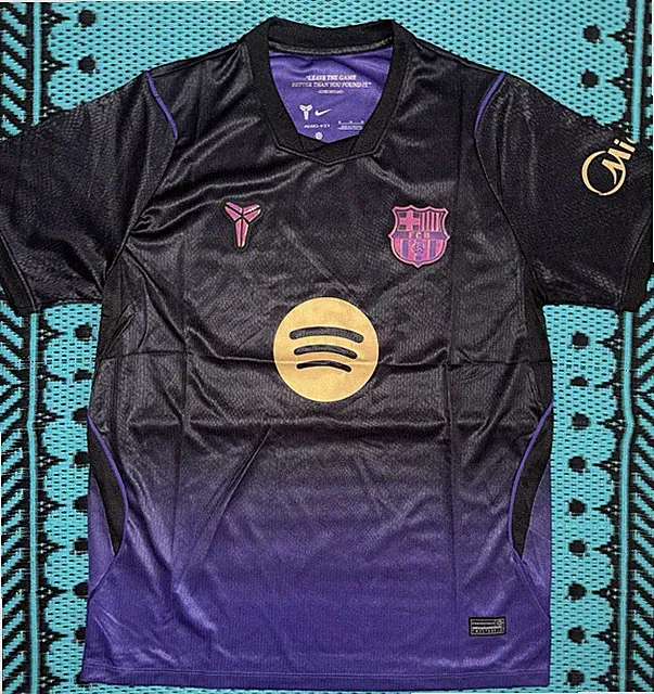 FC Barcelona Kobe Away Jersey/Kit Fan Version (Medium)