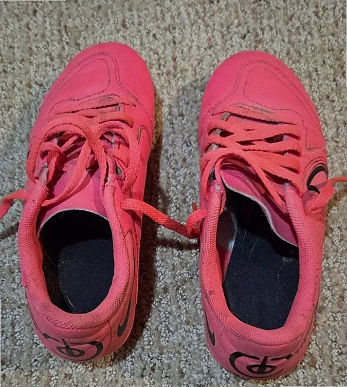 Gently Used 3Y Nike Tiempo Pink Girls Soccer Cleats
