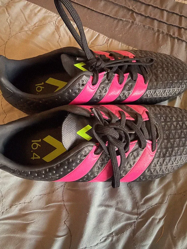 Girls Adidas Soccer Cleats Size 4Y Black/pink/green