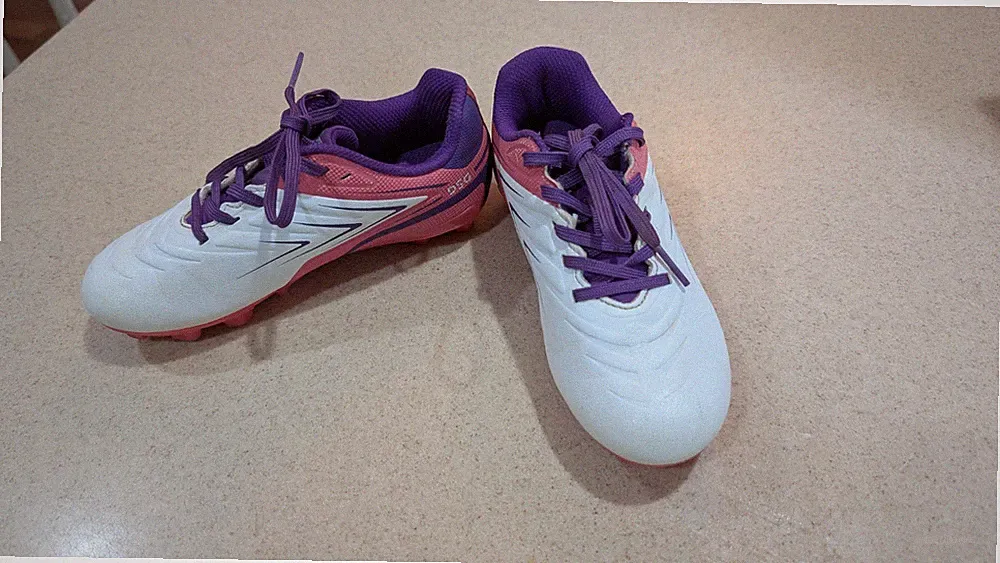 Girls DSG Soccer Cleats Shoes White Pink Purple Sz 12K Excellent Condition!
