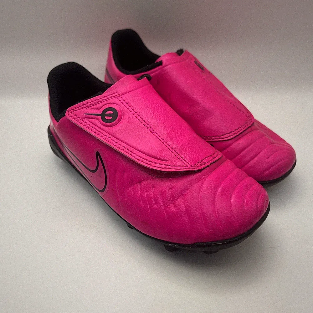 Girls Nike Tiempo Legend 11c Club Hot Pink Black Soccer Cleat No Laces!
